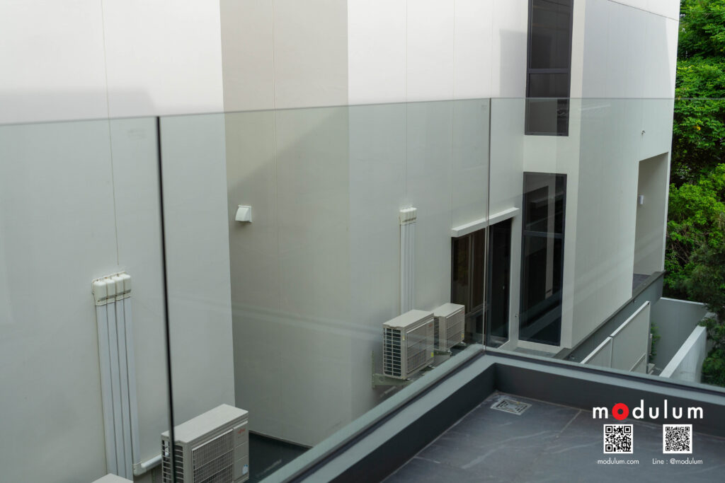 ราวกันตก-กระจกนิรภัย