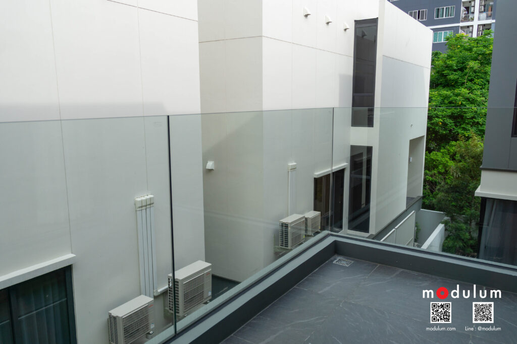 ราวกันตก-กระจกนิรภัย