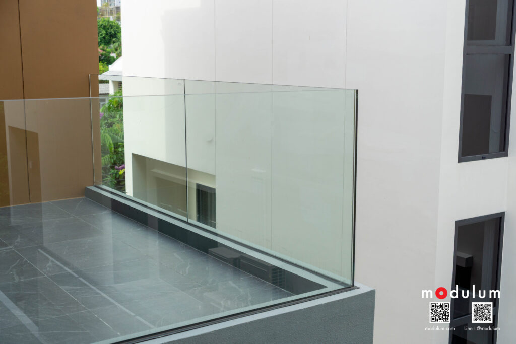 ราวกันตก-กระจกนิรภัย