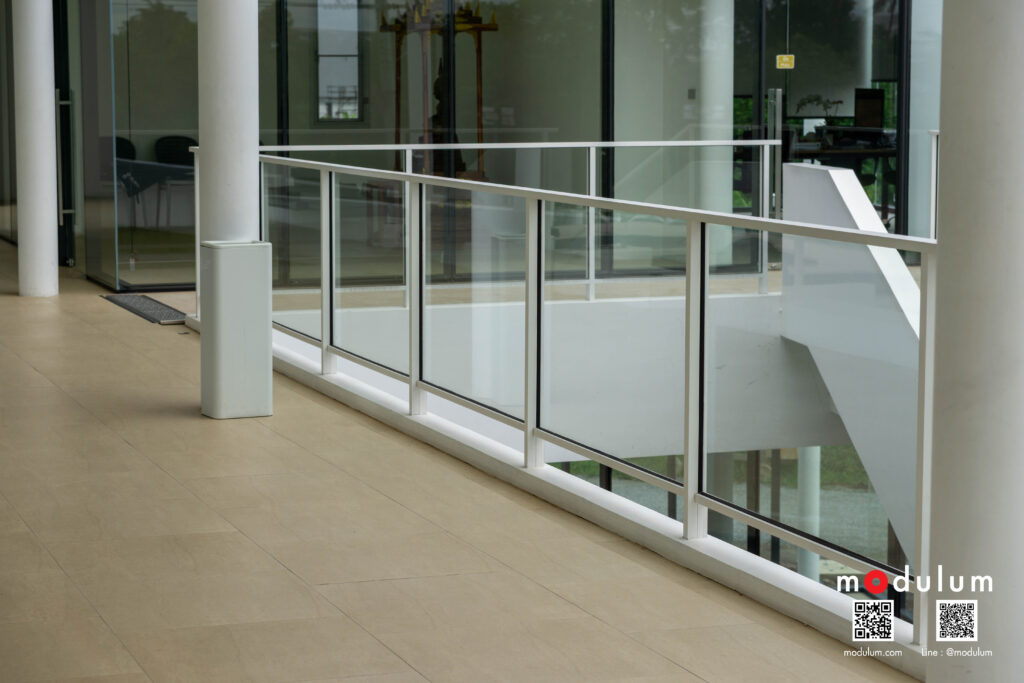 ราวกันตก-กระจกนิรภัย