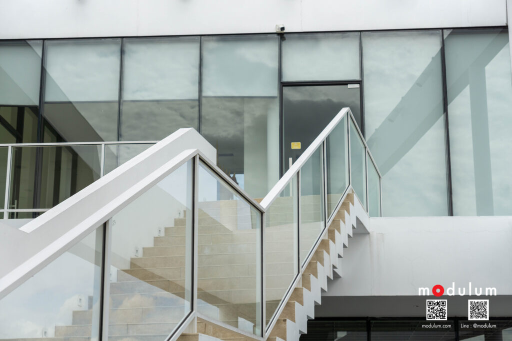 ราวกันตก-กระจกนิรภัย