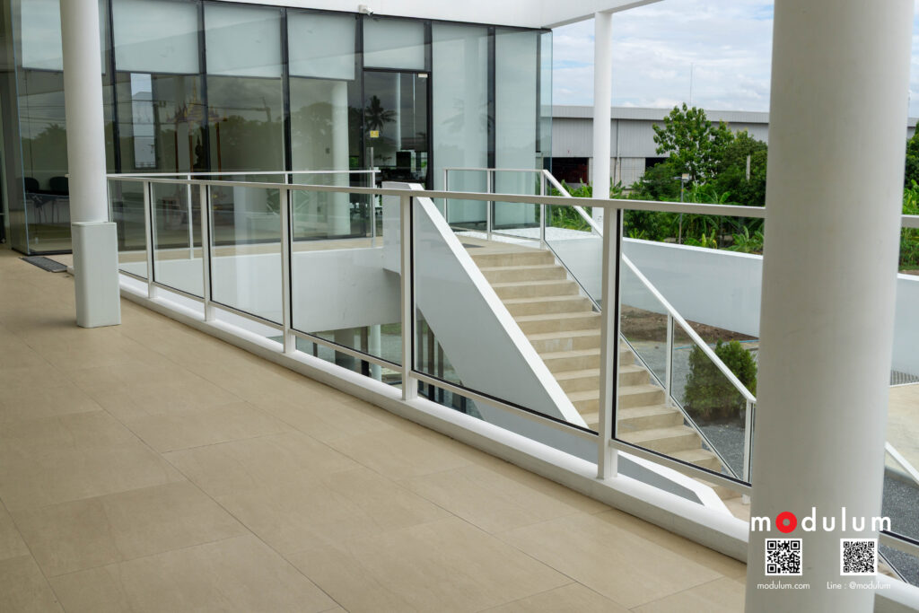 ราวกันตก-กระจกนิรภัย