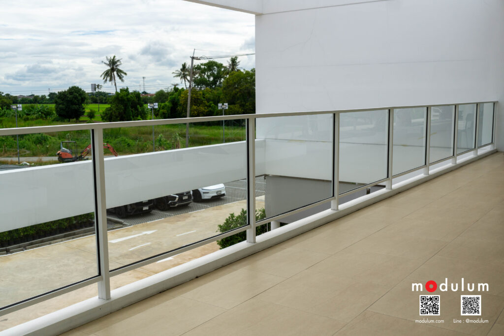 ราวกันตก-กระจกนิรภัย