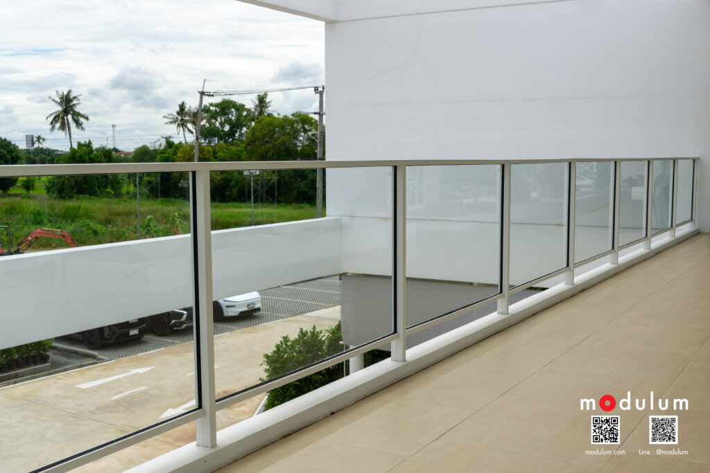 ราวกันตก-กระจกนิรภัย