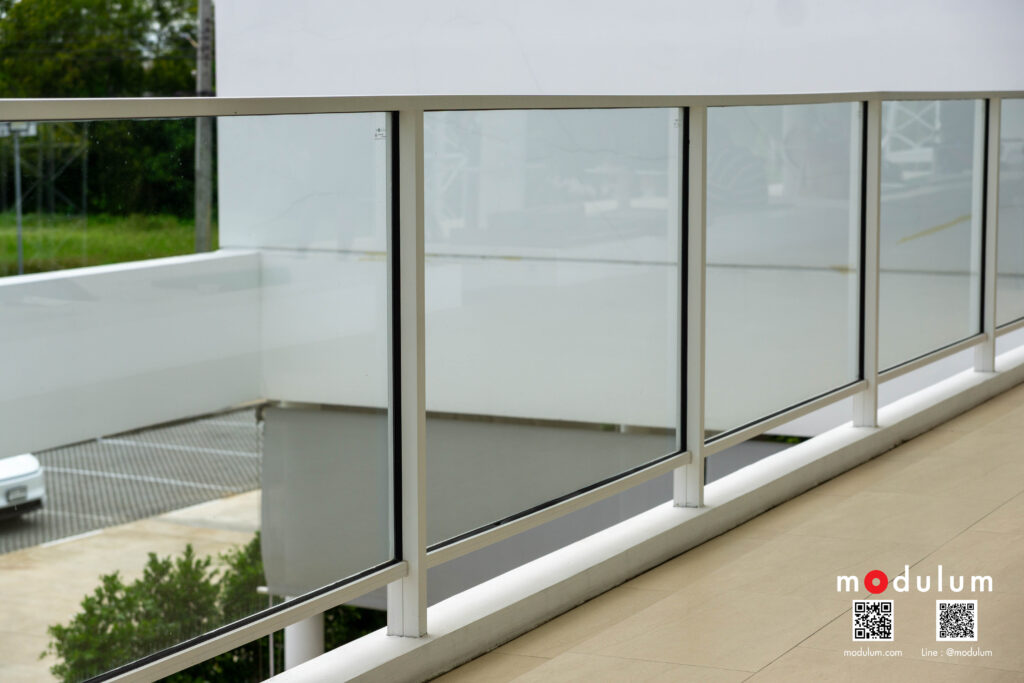 ราวกันตก-กระจกนิรภัย