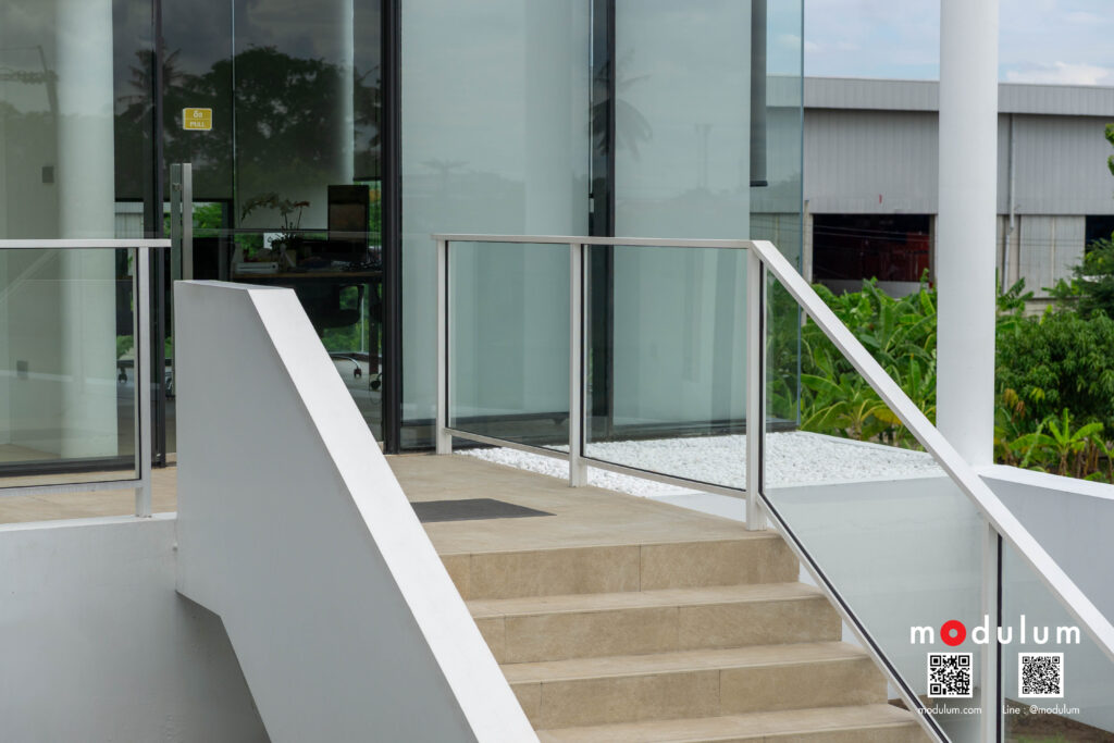 ราวกันตก-กระจกนิรภัย