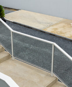 ราวกันตก-กระจกนิรภัย