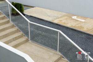 ราวกันตก-กระจกนิรภัย