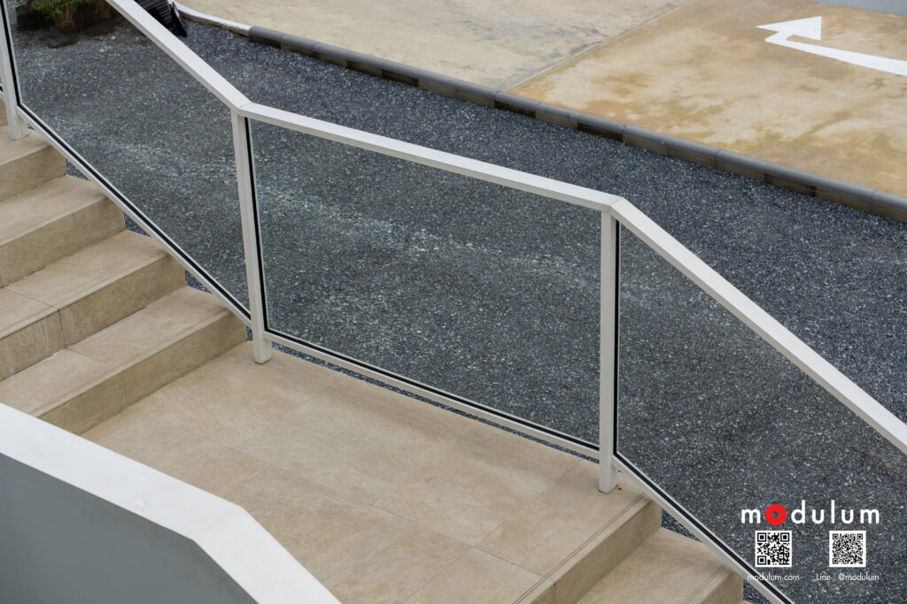 ราวกันตก-กระจกนิรภัย