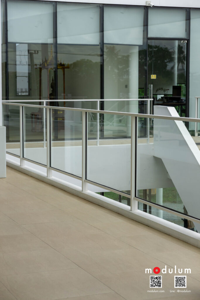 ราวกันตก-กระจกนิรภัย