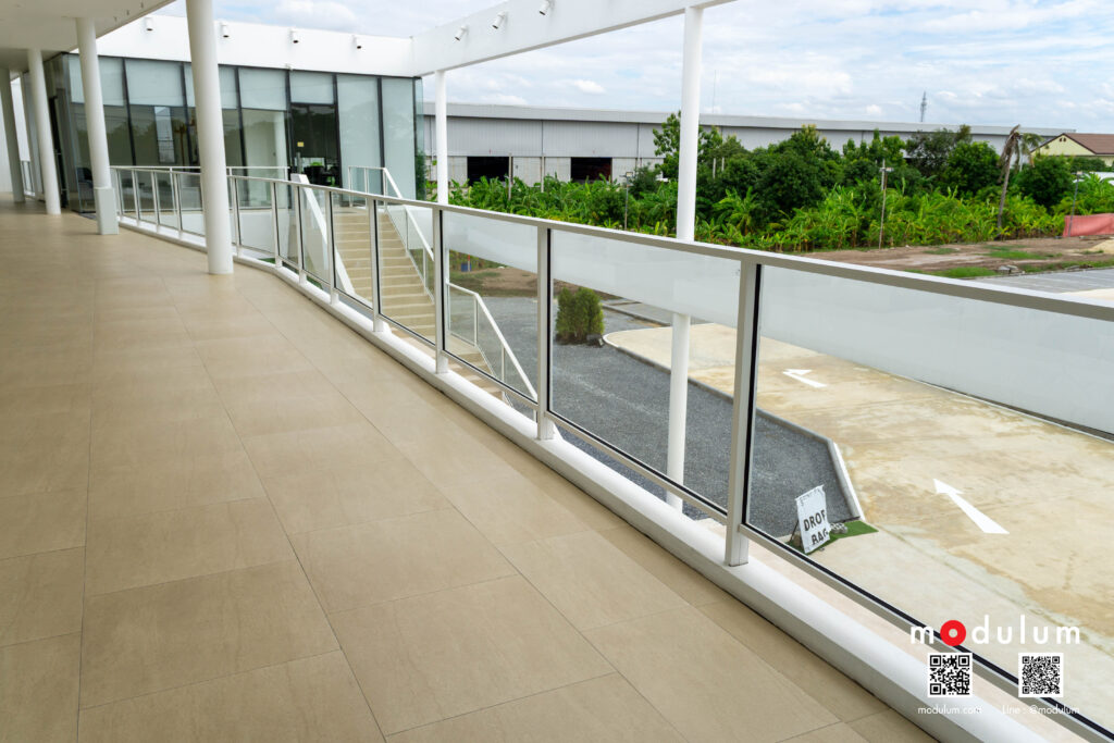 ราวกันตก-กระจกนิรภัย