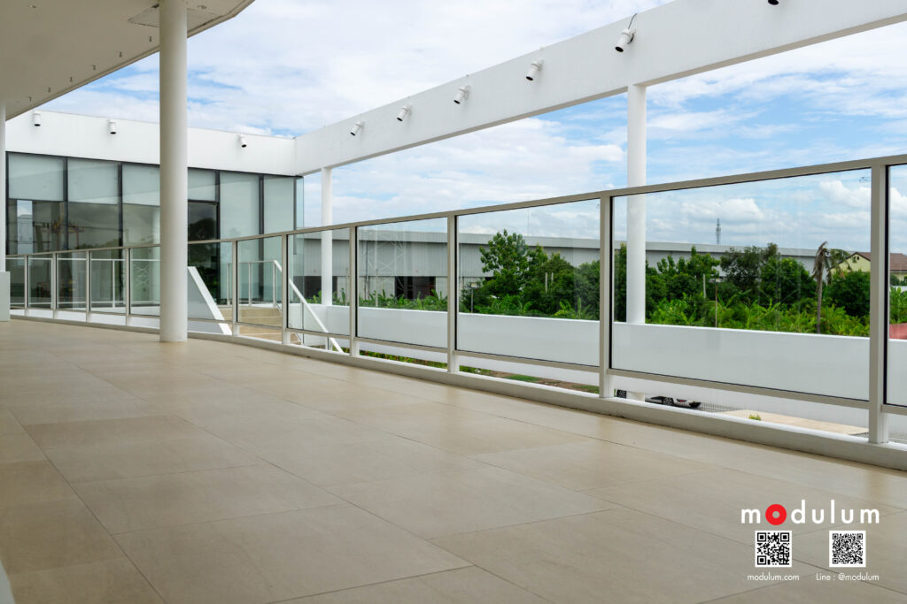 ราวกันตก-กระจกนิรภัย