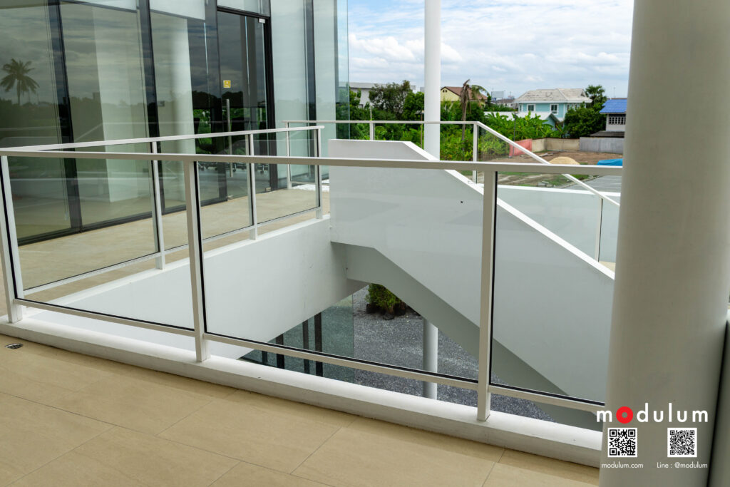 ราวกันตก-กระจกนิรภัย