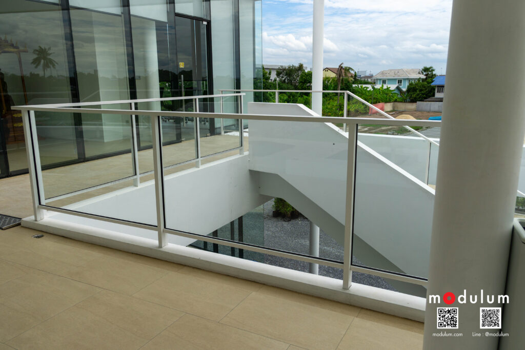 ราวกันตก-กระจกนิรภัย