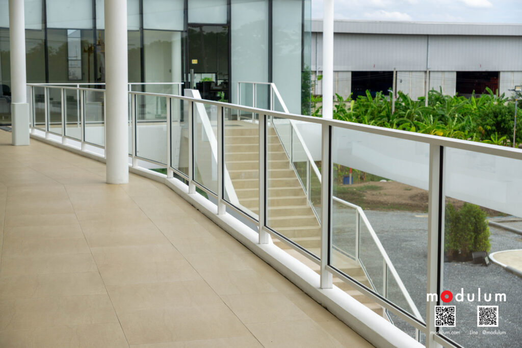 ราวกันตก-กระจกนิรภัย