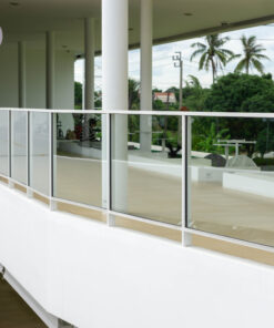 ราวกันตก-กระจกนิรภัย