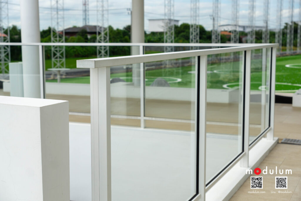 ราวกันตก-กระจกนิรภัย