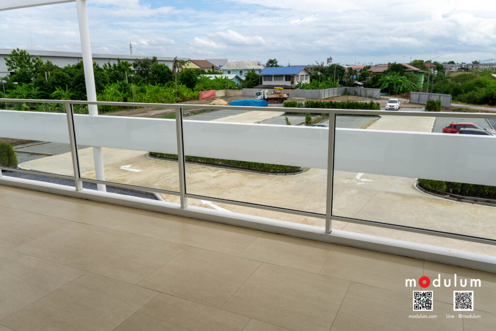 ราวกันตก-กระจกนิรภัย