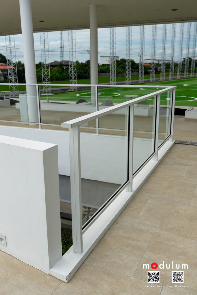 ราวกันตก-กระจกนิรภัย