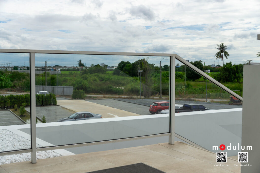 ราวกันตก-กระจกนิรภัย