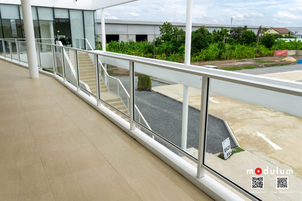 ราวกันตก-กระจกนิรภัย