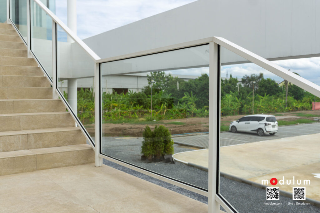 ราวกันตก-กระจกนิรภัย