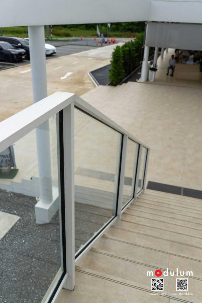 ราวกันตก-กระจกนิรภัย